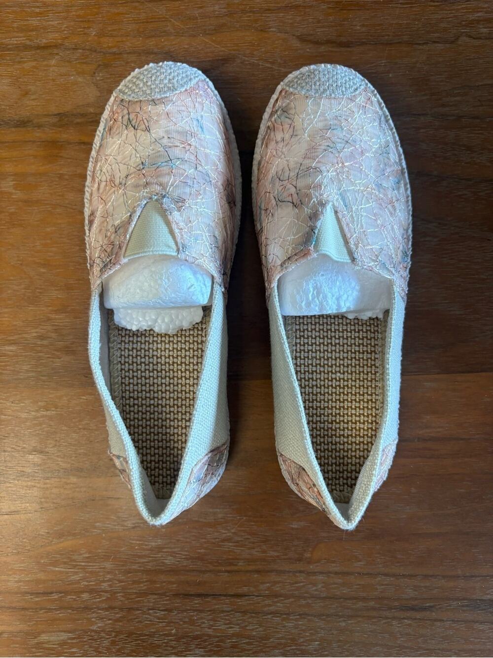 NWOT Rose Gold Crackle Espadrille Slip-On Flats Size 36